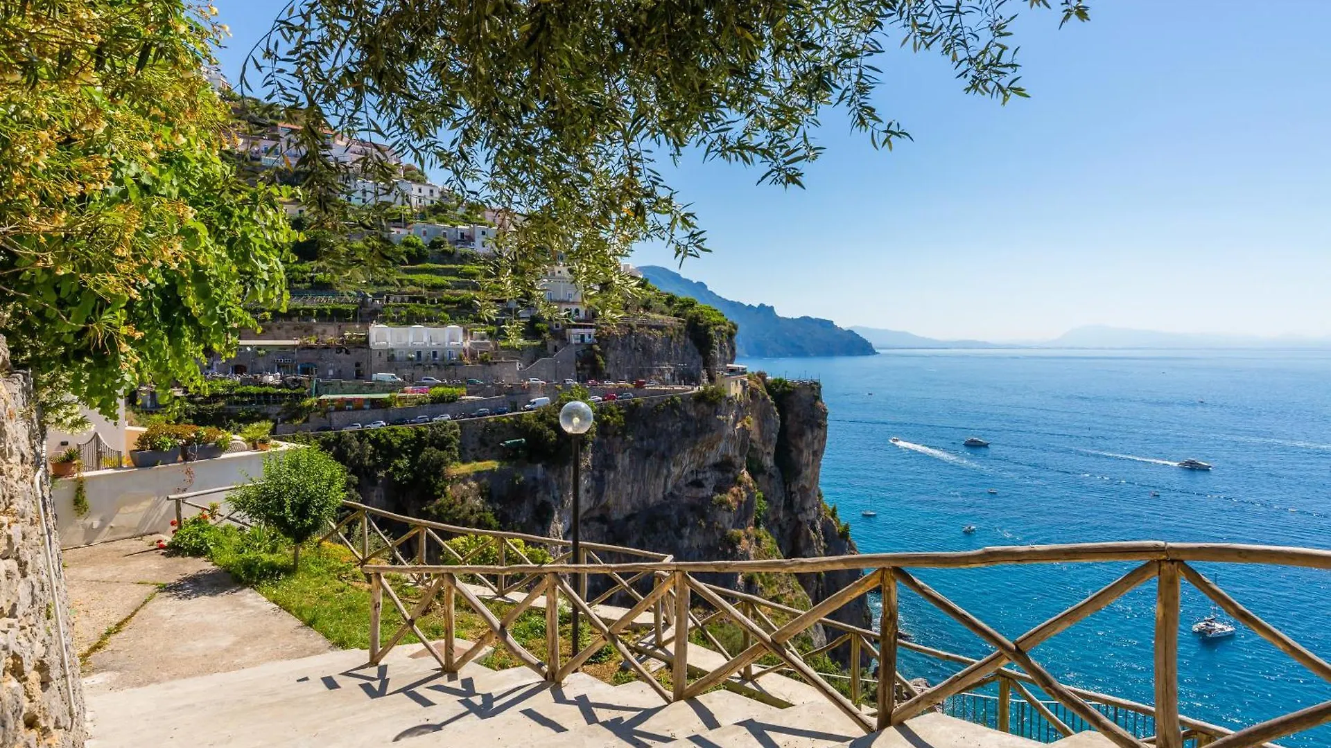 Blue Residence Amalfi 0*,